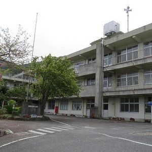 Meet your Posher, Satoshi